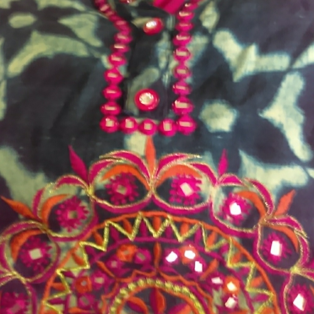 Hand crafted tunic - Picture 3 of 3